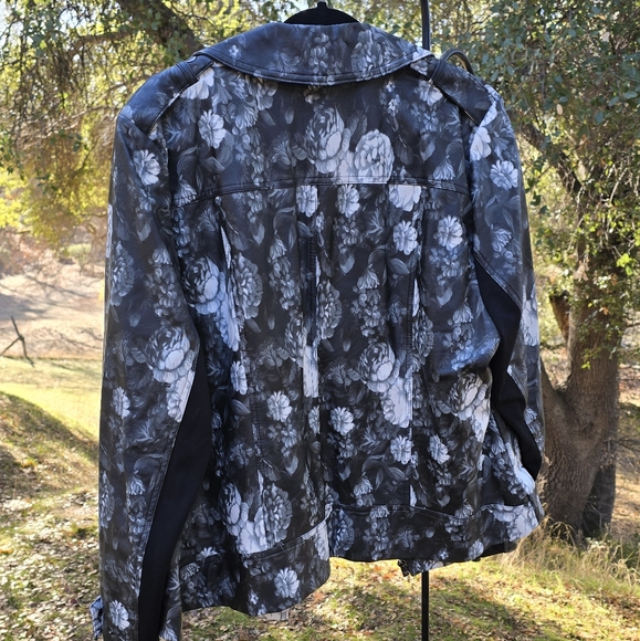 Lane Bryant Gray White Floral Vegan Leather Zip Pockets Moto Jacket Womens 18/20 - Picture 3 of 5
